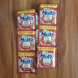 MOLTO STRAWBERRY SACHET