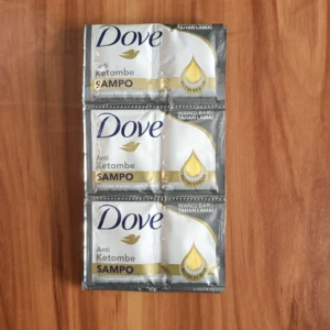SAMPO DOVE ANTI KETOMBE SACHET